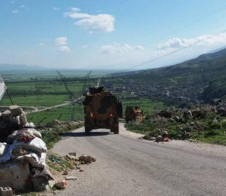 Турецкие военные патрулируют Идлиб