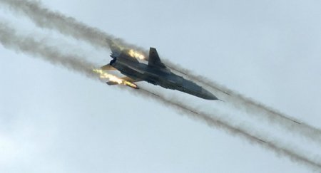 Российская авиация нанесла удары по базам боевиков в Идлибе и Латакии