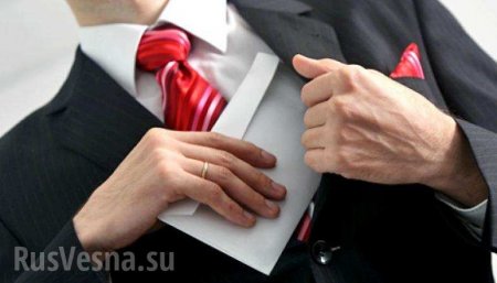 На Украине объявили в розыск «ручного коррупционера Порошенко»