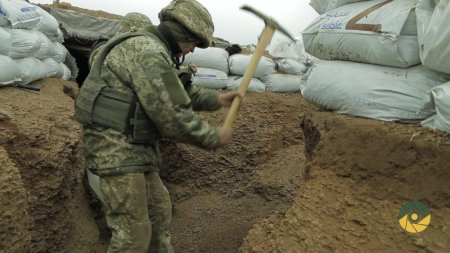 «Мирный план»: Боевики ВСУ окапываются у переездов Донбасса и усиливают обстрелы