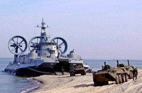 Перерождение «Зубра»: ВМФ обновит уникальные корабли на воздушной подушке