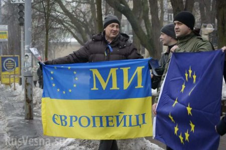 Це Европа: Сеть шокировал способ перевозки детей в украинском селе (ФОТО)