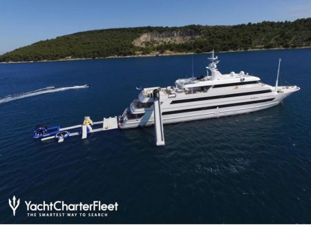 Порошенко отдыхает на Сейшелах на фешенебельной яхте (ФОТО)