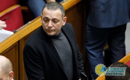 «Слуга народа» Бужанский посоветовал представителю МИД Украины за поддержку Бандеры уйти сортировать макулатуру