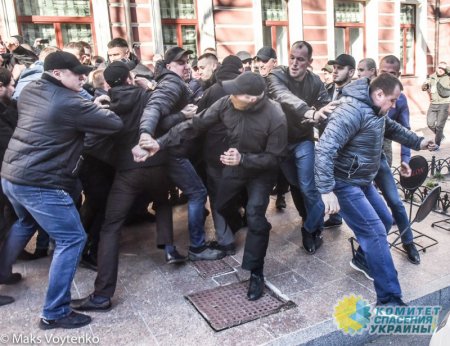 Радикалы в Одессе штурмовали съезд депутатов «Оппозиционной платформы — За жизнь»