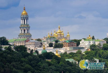В Киеве блокируют гуманитарный груз из России для Киево-Печерской лавры