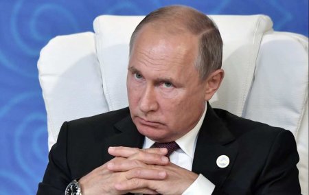 В Кремле объяснили, почему Путин ещё не сделал прививку от COVID-19