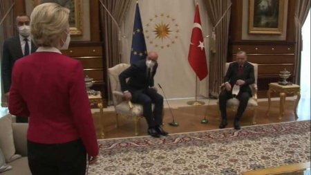 Главе Еврокомиссии не хватило стула на встрече у Эрдогана (ФОТО, ВИДЕО)