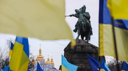 Ростислав Ищенко: "Россия мягкой силой уже пыталась. Теперь будет бить морду" | Киев: борьба за взрывоопасный мусорник