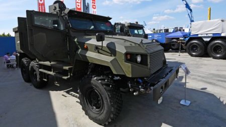«Для работы в прифронтовой полосе»: как в России развивается программа по созданию броневиков З-СТС «Ахмат»