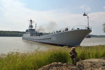 От потопленного корабля ВМСУ? Большое нефтяное пятно прибило к берегам Одессы (ВИДЕО)