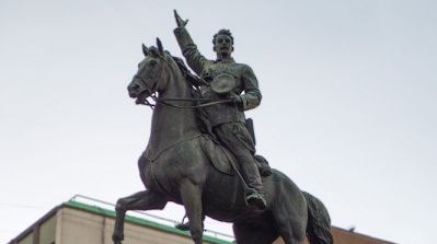 ОУН обещает снести памятник Щорсу на День независимости