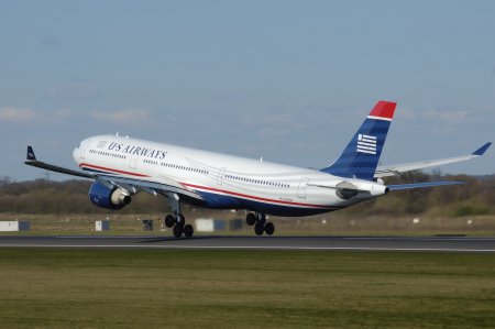США продлили запрет на полеты в Симферополь и Днепропетровск до октября 2018 года