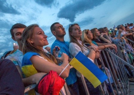 День независимости не стал национальным праздником украинцев. День Победы важней