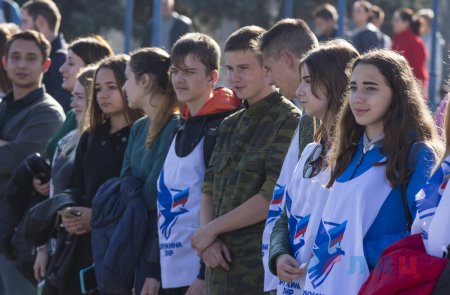 Мы хотим в Россию! Яркий флешмоб в Луганске (ФОТО, ВИДЕО)
