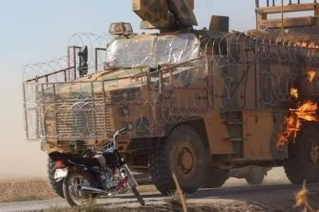 Курды попытались поджечь российский и турецкий бронеавтомобили в ходе совместного патрулирования