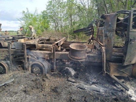 Новые потери ВСУ: на Донбассе рядом с местом ликвидации комбата карателей подорвался военный грузовик (ФОТО, ВИДЕО)