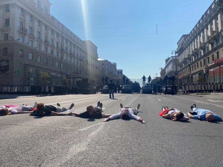 Минск: Силовики окружили протестующих, идёт спецтехника (+ФОТО, ВИДЕО)