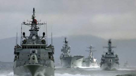 В Чёрное море вошли вооружённые ракетами корабли НАТО