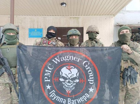Бойцы «Вагнер» сняли ролик почти в самом центре Артёмовска (ВИДЕО)